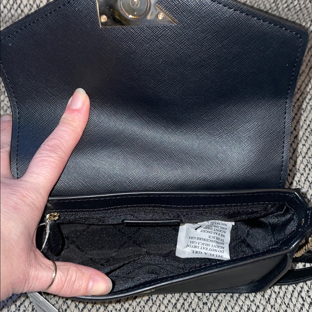 Michael Kors Elegant Black and Gold Crossbody - Picture 4 of 10